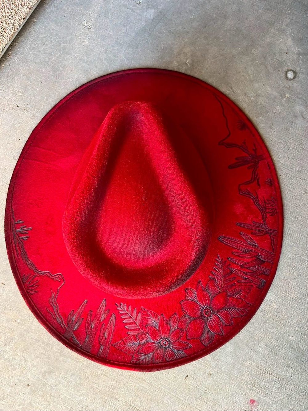 Red floral desert hand burned design wide brim cowboy hat